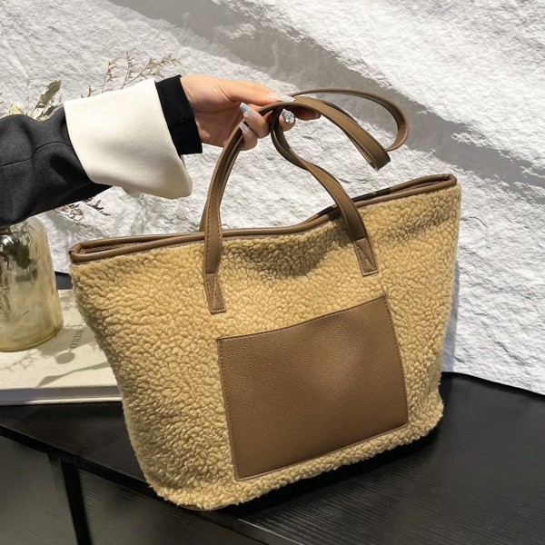 A new, fashionable, large-capacity, retro commuter plush patchwork single-shoulder bag for women's cross-border autumn and winter underarm tote full figure
