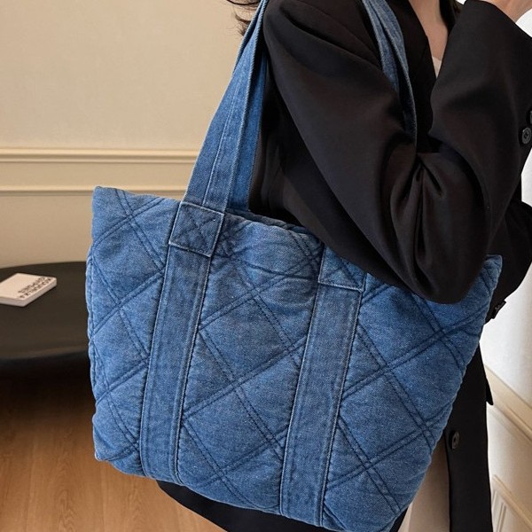 The new denim tote bag for autumn and winter is in an ins style, fashionable and versatile. It features a diamond-patterned design and is a hand-held underarm bag for women full figure