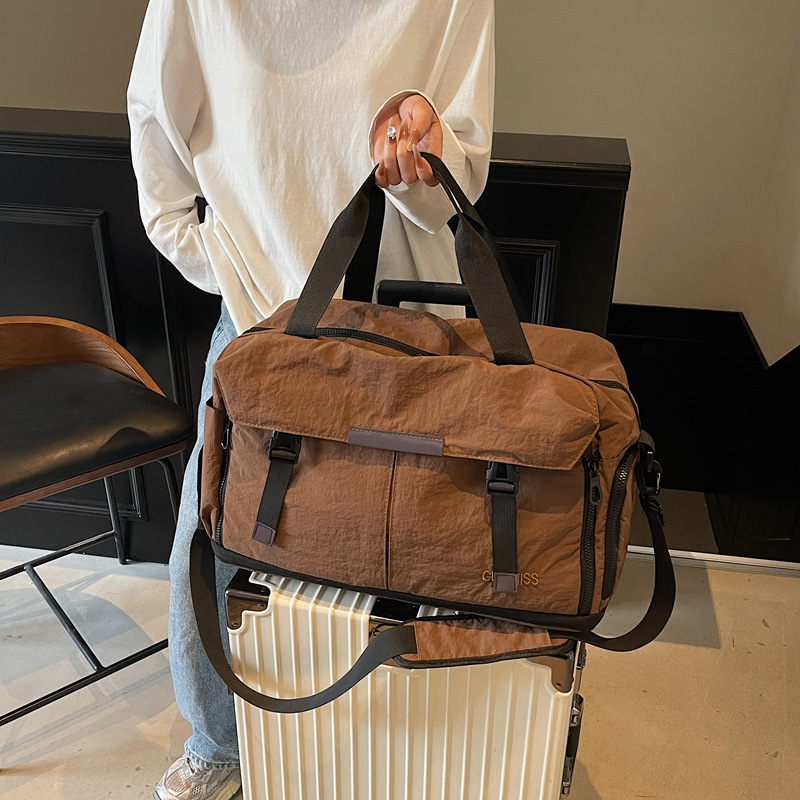 New trendy yoga and fitness bag with large capacity, expandable sports backpack, dry and wet separation, hand-held crossbody travel bag Specification drawing