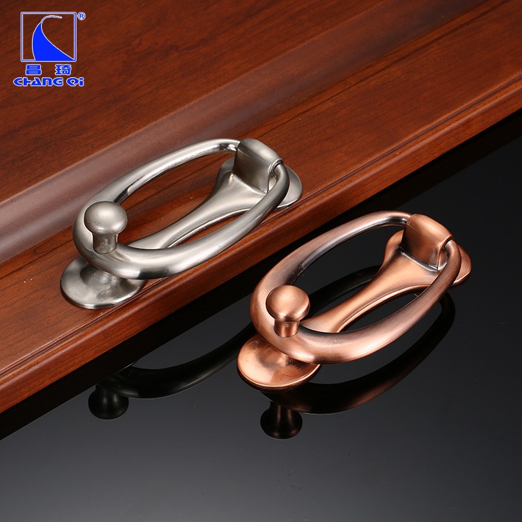 The manufacturer wholesals modern and simple ring-shaped door knocker, anti-theft door knocker ring, zinc alloy durable door knocker full figure