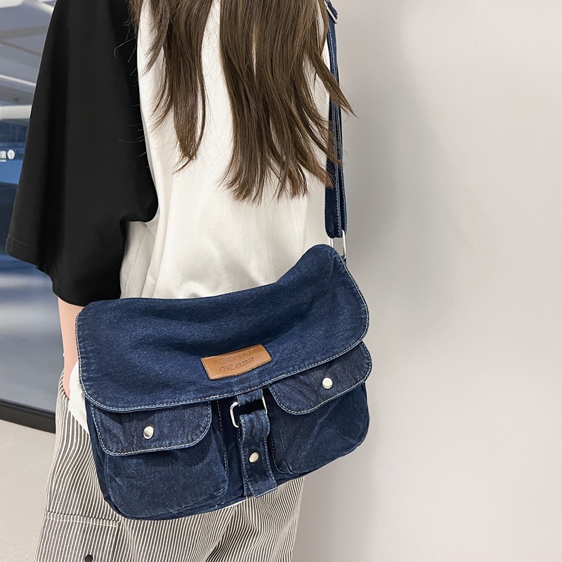 Artistic denim canvas bag 2023 New style, fashionable multi-pocket crossbody bag, college student class bag, Japanese and Korean casual backpack full figure