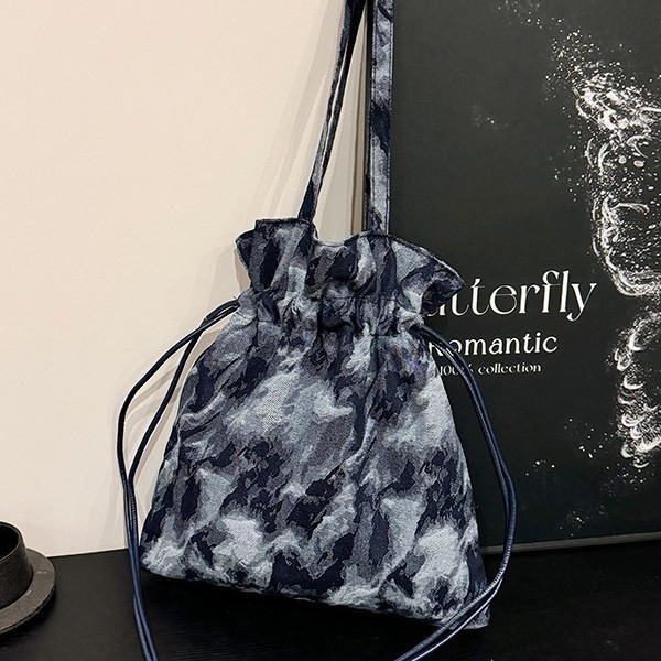 New women's bag fashion 2025 Spring large-capacity fabric bag, Yunnan ink-wash painting single-shoulder bag, casual bucket bag details Picture