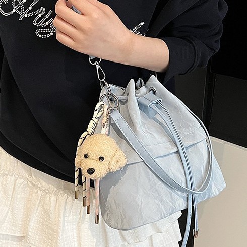 Cross-border 2025 New Style drawstring bucket bag, versatile for women, girlish single-shoulder bag, Instagram-style Korean crossbody bag Application Scenario