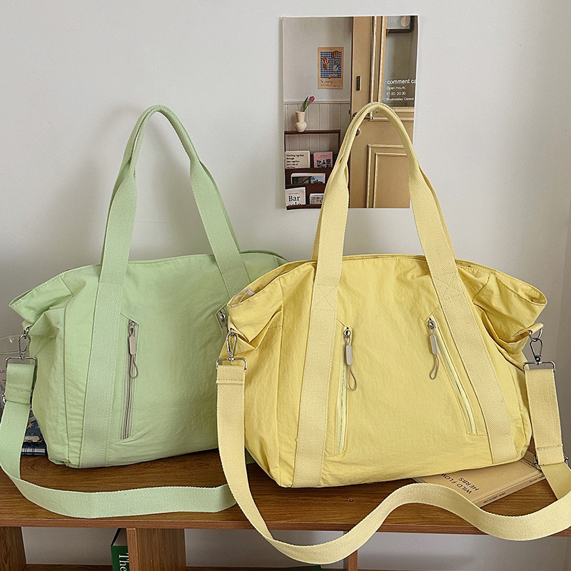 New casual Korean-style single-shoulder bag, nylon lightweight and simple travel crossbody bag, large-capacity portable mommy bag for going out full figure