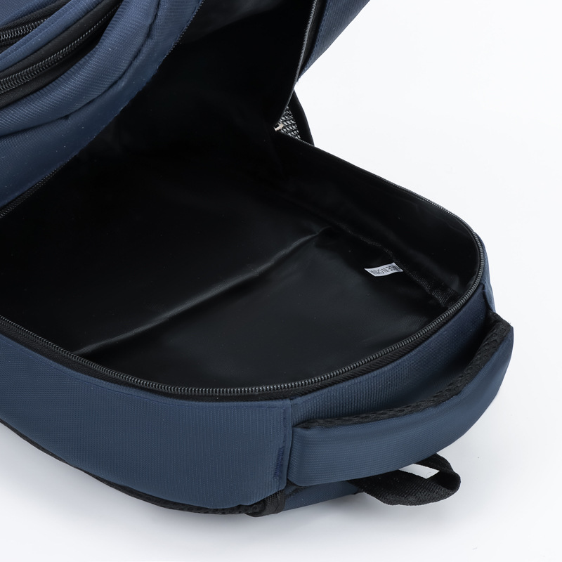 New fashionable, simple and trendy backpack for men, large-capacity business and casual backpack, travel and commuting computer bag Application Scenario
