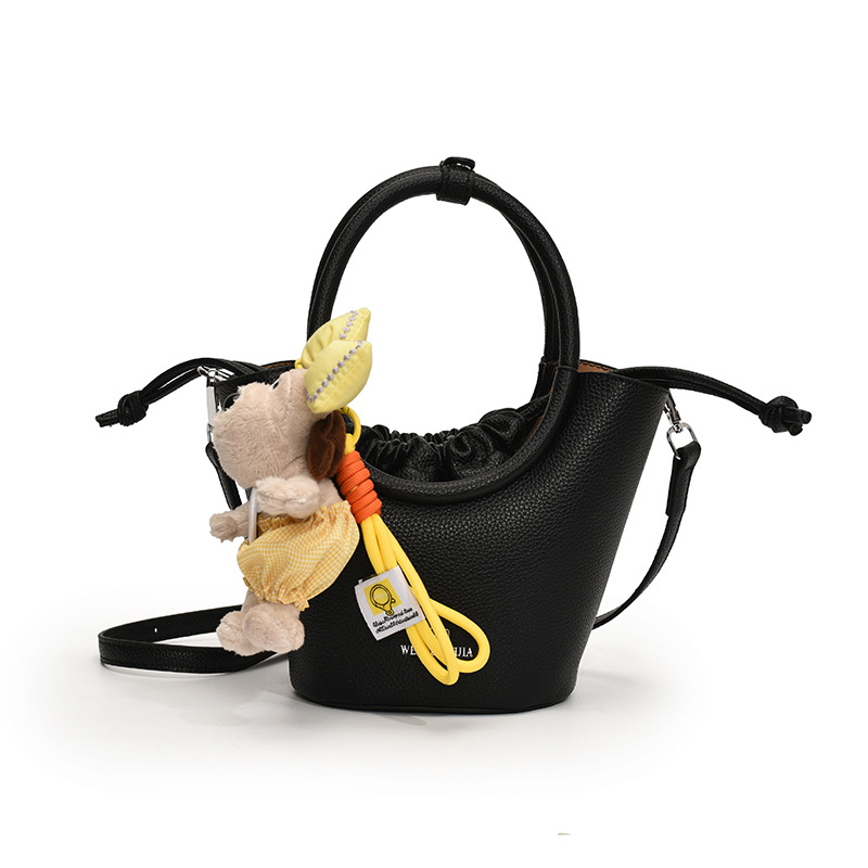 New Spring/Summer 2025 fashionable and high-end quality hand-held bucket bag, women's stylish solid color single-shoulder bag, versatile crossbody bag Item Picture