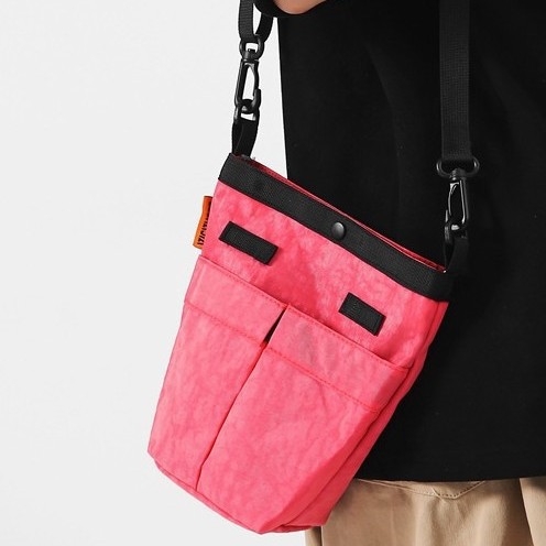 Simple fabric small bag for women, 2025 new style Japanese and Korean trendy nylon vertical phone bag, casual and versatile crossbody bag full figure