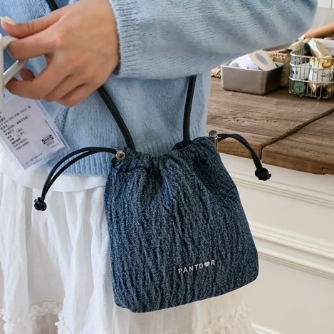 Single-shoulder bag, niche retro denim handbag, women's 2025 summer new denim underarm bag, commuting bucket full figure