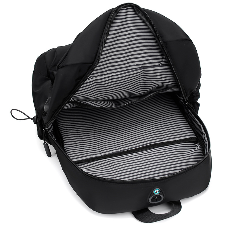 New cross-border backpack, business commuting computer bag, men's large-capacity, lightweight, simple and casual travel bag Application Scenario