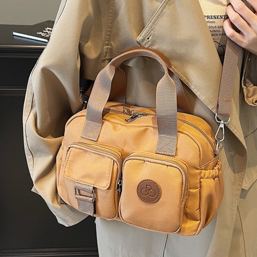 New autumn and winter collection for 2024: Fashionable, versatile, casual and simple nylon fabric hand-held multi-pocket workwear-style single-shoulder crossbody bag full figure