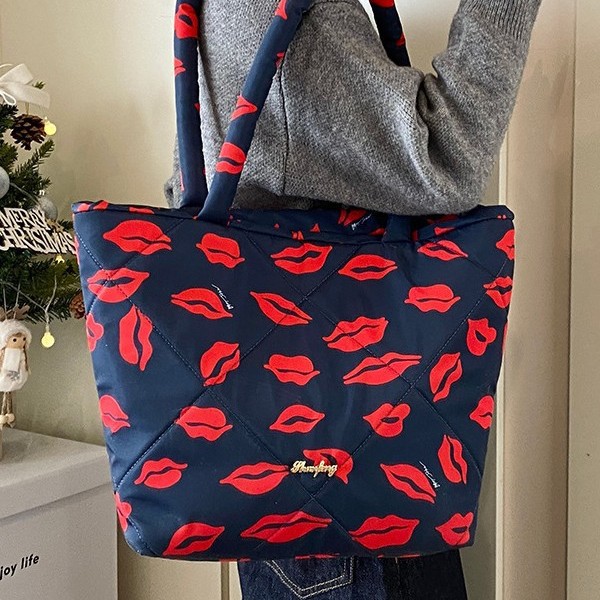 New autumn and winter fashion European and American style lip large-capacity handbag, casual and versatile single-shoulder bag, laid-back style ladies' bag full figure