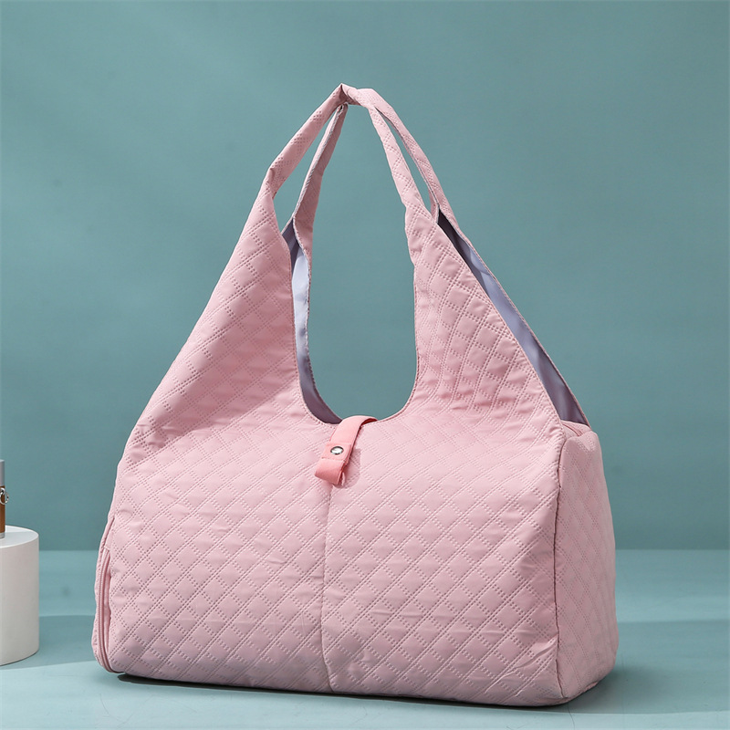 New lightweight short-distance travel bags, diamond-shaped training and fitness bags, yoga bags, and outdoor travel luggage bags full figure
