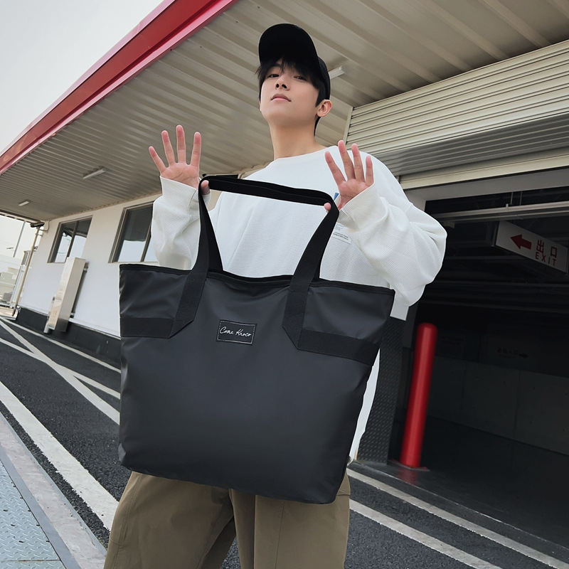 2025 New small-sized fitness bag for men and women, large-capacity simple leather film storage bag, outdoor sports and leisure handbag Specification drawing