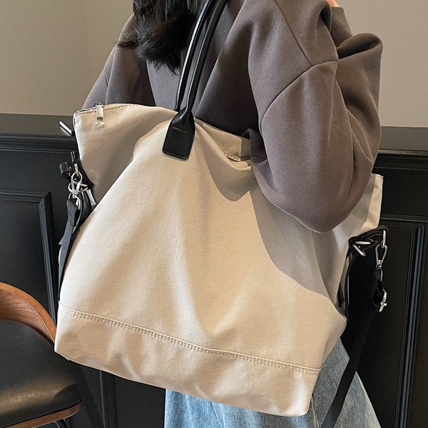 New large-capacity single-shoulder tote bag, lightweight nylon fabric crossbody handbag, solid-color style casual and laid-back women's bag details Picture