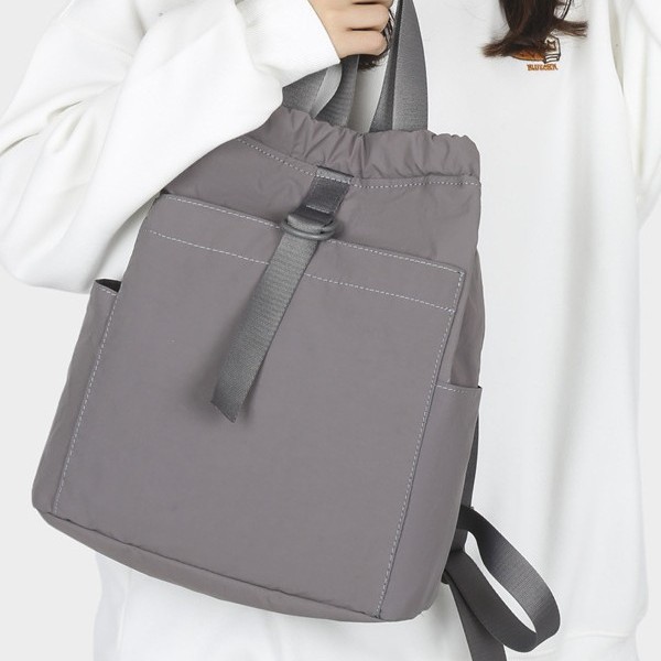New cross-border nylon lightweight bag, women's foreign trade fashionable and trendy backpack, commuting student backpack, handbag Item Picture
