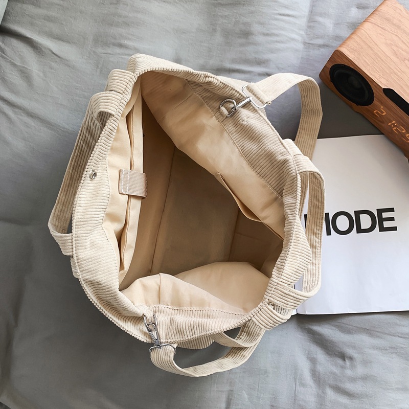 Large-capacity tote bag for women, 2022 new corduroy laid-back style hand-held crossbody bag, single-shoulder bag for college students' classes Application Scenario