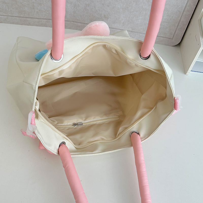 Japanese-style cute and fresh handbag, cartoon star student versatile single-shoulder bag, women's lightweight and large-capacity crossbody bag Application Scenario