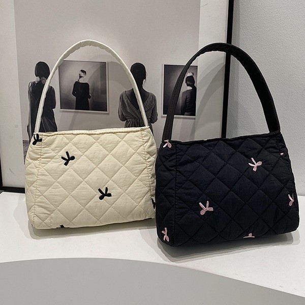 Autumn and winter bestseller 2024 New embroidered bow handbag, large capacity set, makeup bag, storage and toiletry bag full figure