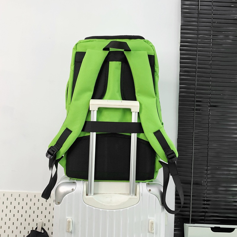 Large-capacity mountaineering and skiing bags, multi-functional trendy brand backpacks, college and high school student schoolbags, and personalized travel bags for women Application Scenario