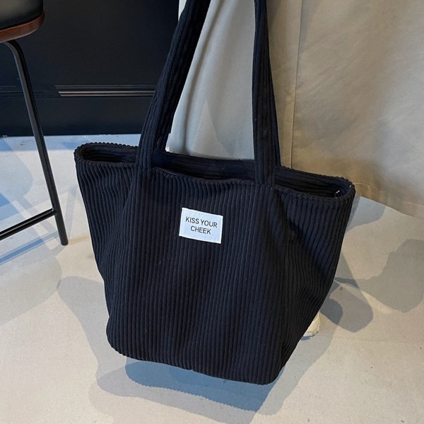 Corduroy crossbody bag for women, large capacity, casual and versatile, retro tote bag, new autumn 2024, simple single-shoulder bag Application Scenario