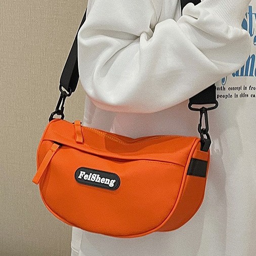 Casual women's bag with foreign trade style 2025 Spring/Summer new capacity casual solid color nylon fabric lightweight single-shoulder crossbody bag full figure