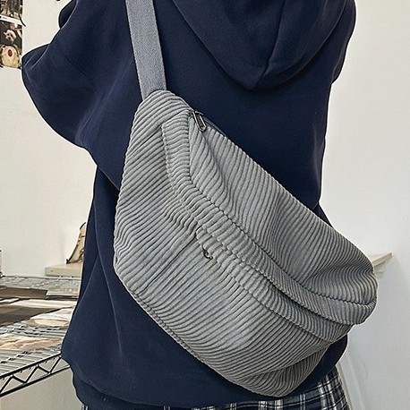 Cross-border 2024 autumn and winter new crossbody bag for both men and women, large-capacity backpack, corduroy versatile bestseller chest bag Application Scenario