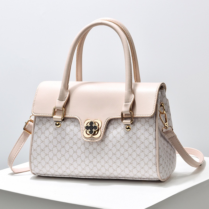 A new 2024 trendy summer handbag for women, a grand single-shoulder crossbody bag for middle-aged ladies to give to their mothers full figure