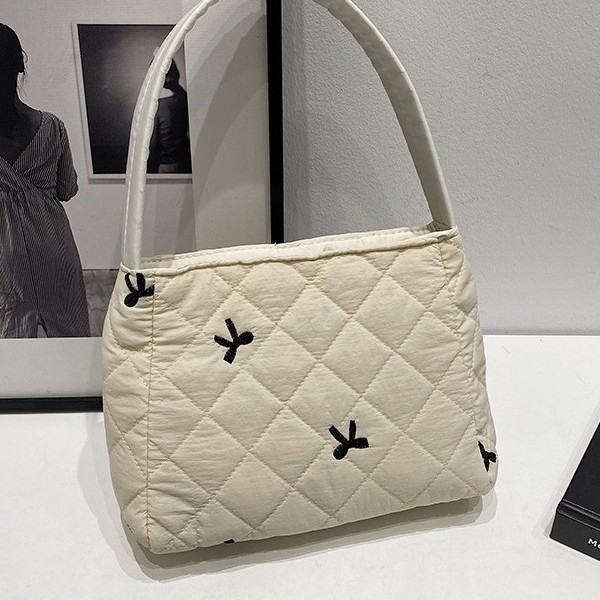 Autumn and winter bestseller 2024 New embroidered bow handbag, large capacity set, makeup bag, storage and toiletry bag details Picture