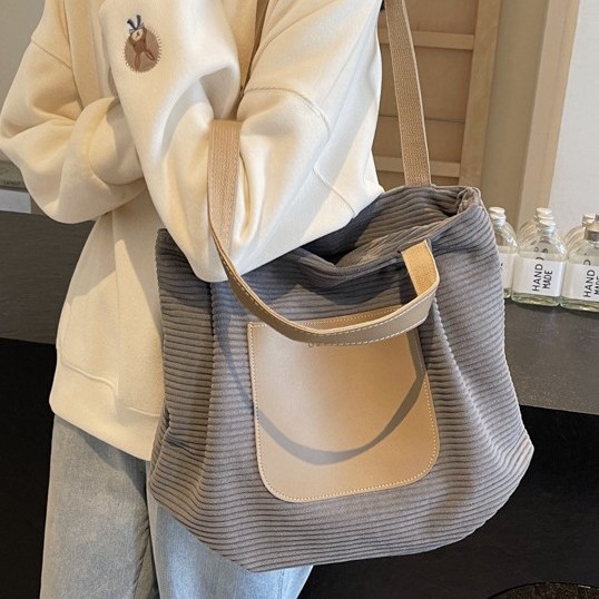 Autumn and winter new large-capacity tote bag, single-shoulder handbag, versatile single-shoulder bag, hand-held, niche corduroy single-shoulder bag full figure