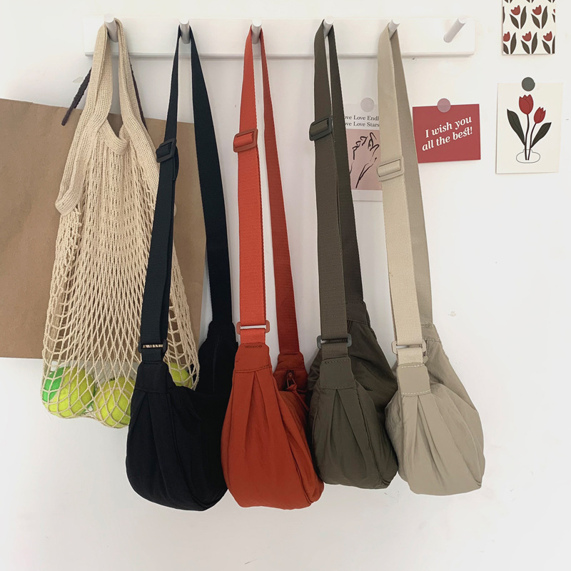 Student solid-color dumpling bag 2025 new style nylon women's waist crossbody bag, simple and lightweight single-shoulder bag, underarm bag, chest bag Application Scenario