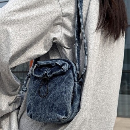 Retro, stylish, trendy, small, artistic, sweet and girlish, casual and versatile, crossbody phone bag for girls Application Scenario