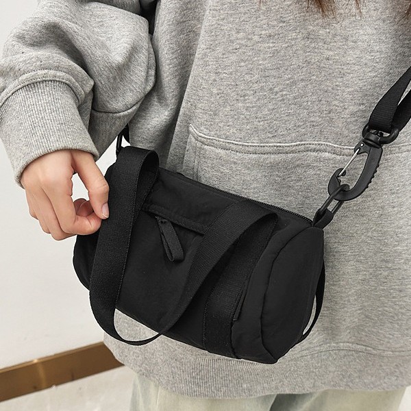 Crossbody bag 2025 Sporty and trendy, large-capacity cylindrical bag, color-blocking hand-held pillow bag, casual single-shoulder bag, handbag Specification drawing