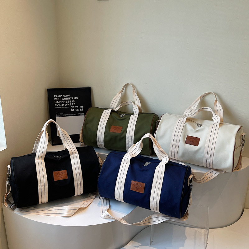 Trendy casual hand-held travel bag for men and women, 2025 new style for going out, large-capacity sports, swimming and fitness bag Application Scenario