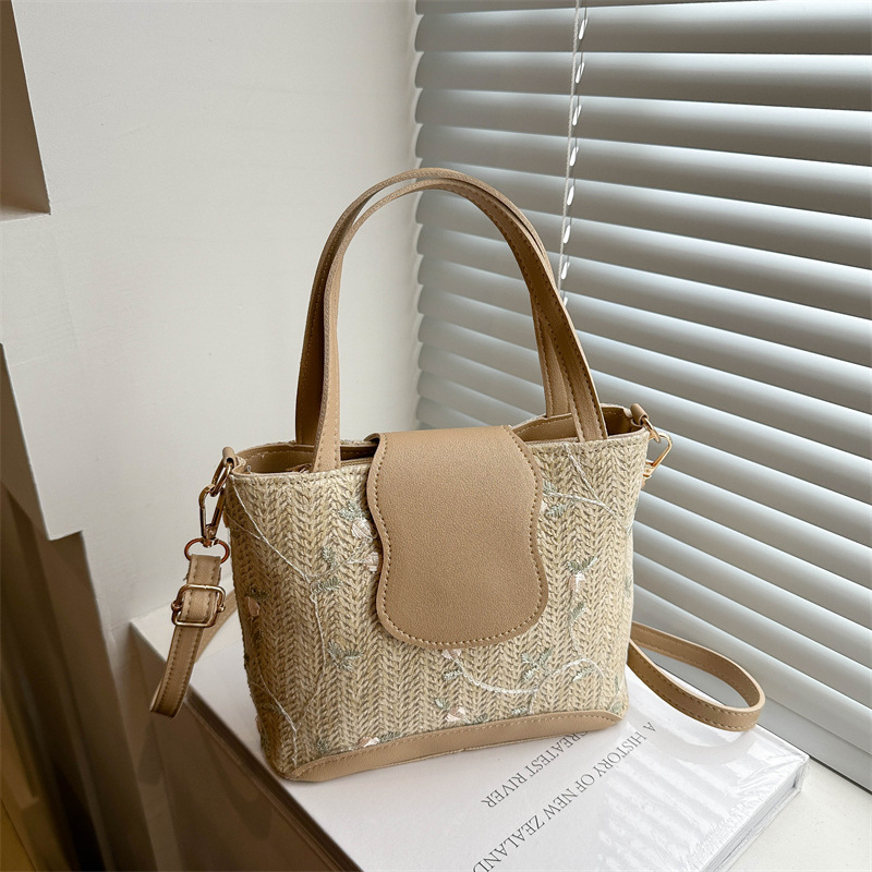 Simple and stylish straw woven single-shoulder tote bag, lace and fresh woven handbag, 2024 new summer fashion women's bag full figure