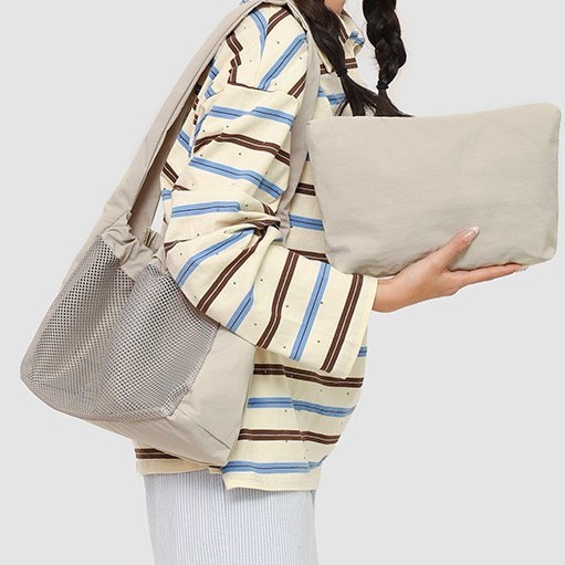 The 2025 new soft and lightweight hollowed-out mesh nylon women's bag is a casual, simple and fresh pull-out single-shoulder tote bag Specification drawing