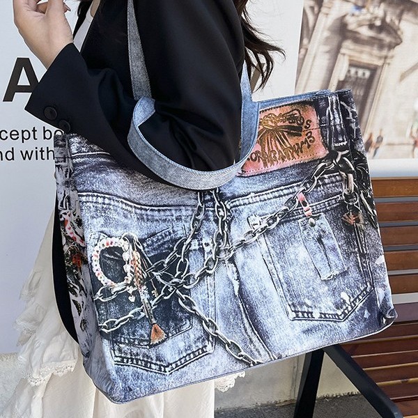 The retro-style patchwork denim single-shoulder tote bag catches the eye with its new summer fashion and niche design for women Specification drawing