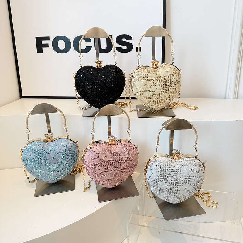 New Spring/Summer 2025 Love Dinner Bag, women's sequined women's bag, simple and stylish single-shoulder bag, crossbody armpit bag Application Scenario