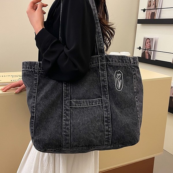 Spring 2025 new high-appeartion-level commuter tote bag, large-capacity single-shoulder shopping bag, denim student class bag Specification drawing