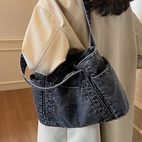 Washed denim large bag for women, 2024 new winter versatile commuter tote bag, workwear style retro underarm bag Specification drawing