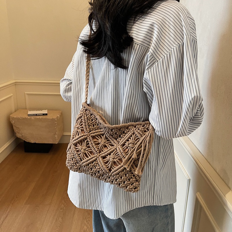 Korean forest-style handcrafted cotton rope tassel woven bag, new single-shoulder crossbody straw woven bag for casual women in summer 2025 Specification drawing