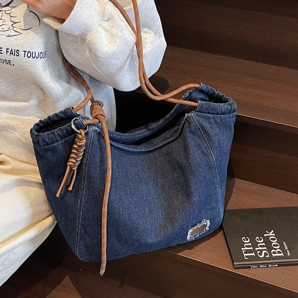 2025 Korean version casual washed denim bag, new fashionable canvas pocket, artistic single-shoulder bag, underarm bag, crossbody full figure