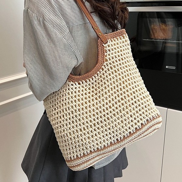 A new Korean-style, stylish and casual handcrafted grid eye hollowed-out knitted large-capacity shopping bag for single-shoulder crossbody women Specification drawing