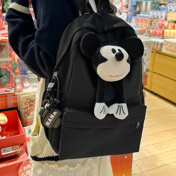 Casual large-capacity canvas bag, women's autumn and winter fashion cartoon Mickey doll single-shoulder bag, school commuting travel bag Application Scenario