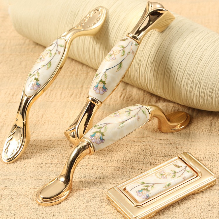 European-style golden ceramic handles, cabinet and wardrobe handles, simple European pull handles, light luxury cabinet doors and drawers, European-style handles Application Scenario