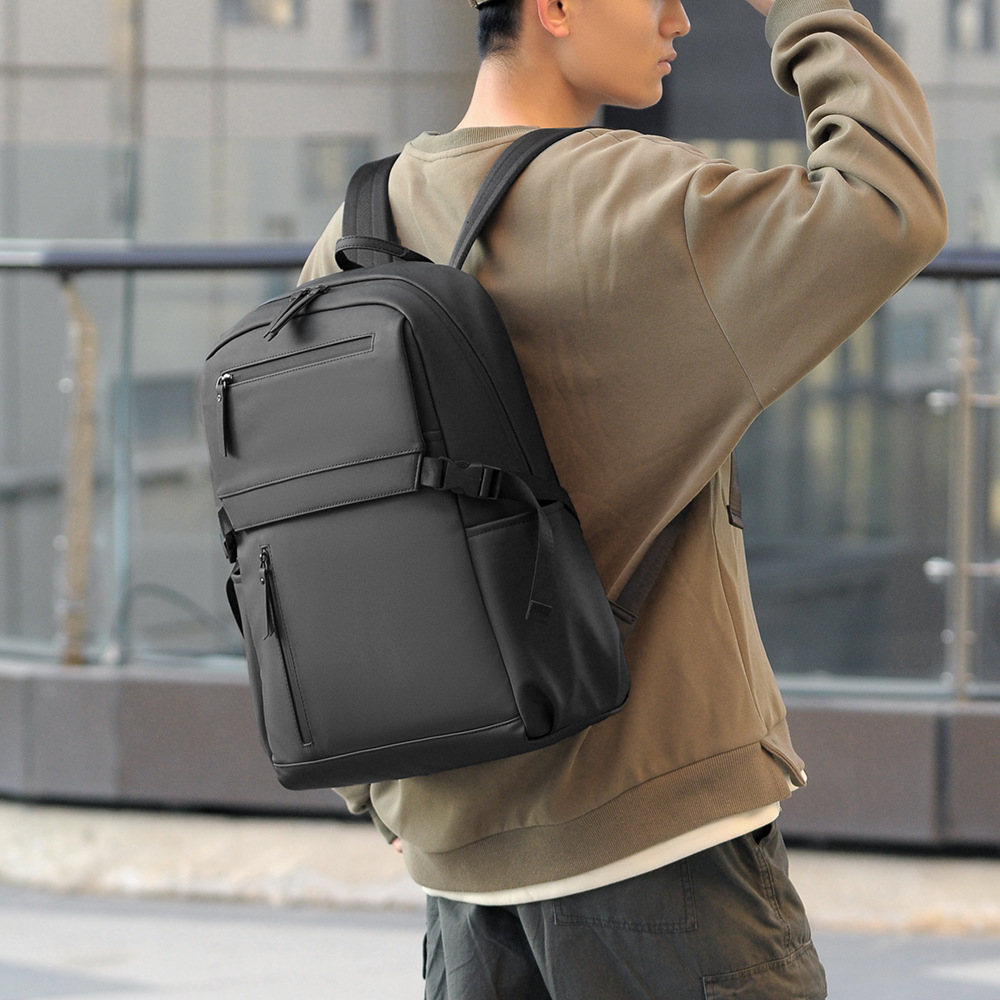 New simple and casual backpack for men, large-capacity computer backpack for work and commuting, and outdoor water-resistant travel bag full figure