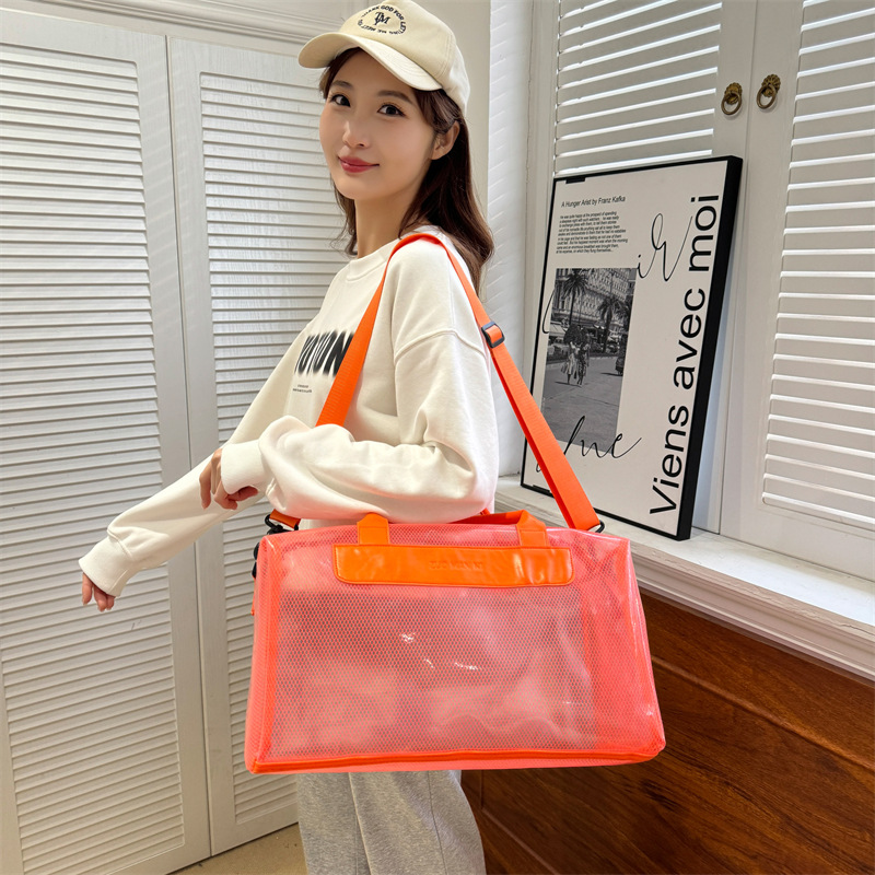 Factory wholesale personalized travel bags, fashionable and casual PVC sports, yoga and fitness bags, large-capacity outdoor luggage bags Application Scenario