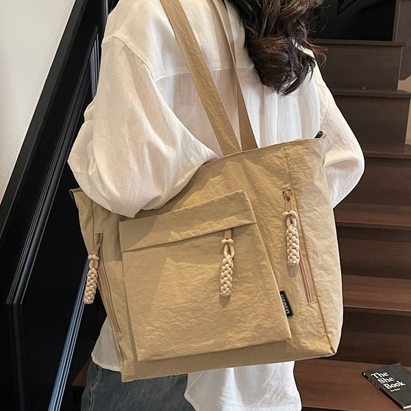 Women's cross-border handbag trend 2025 Spring New Design Nylon fabric bag large capacity single-shoulder crossbody bag details Picture
