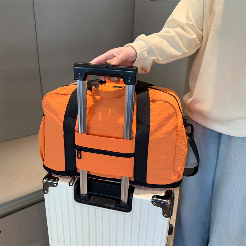New foldable travel bag for short business trips, large-capacity carry-on bag, dry and wet separation, and expandable fitness bag Specification drawing