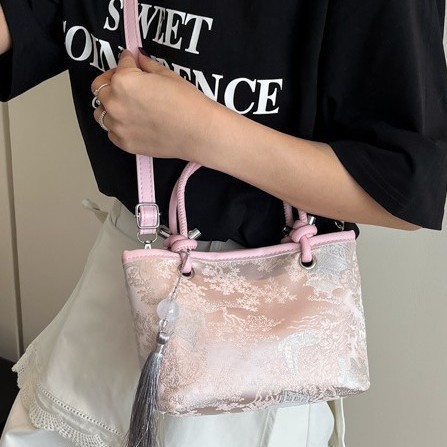 Underarm bag, a fresh and trendy new Chinese-style single-shoulder bag for women, a niche and high-end fashionable crossbody bag for summer 2025 Specification drawing