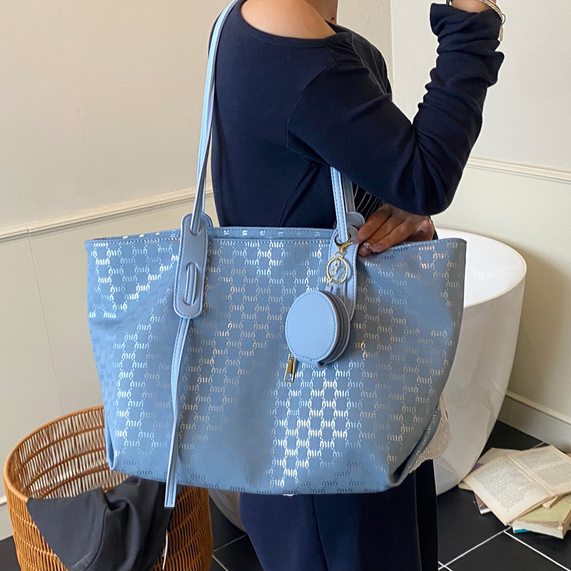 Fashionable and trendy large-capacity tote bag for women 2025 new style, versatile and high-end quality, single-shoulder armpit bag for class and commuting details Picture